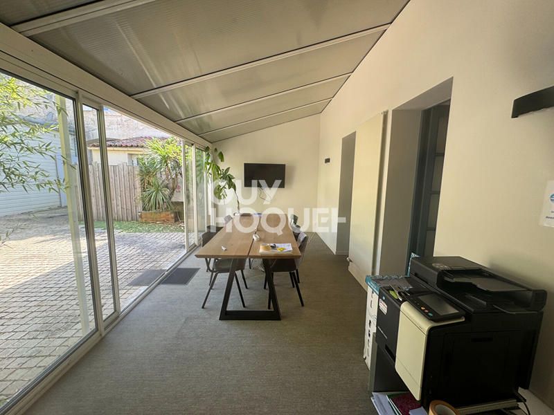 Local commercial - 158 m² - 6 pièces