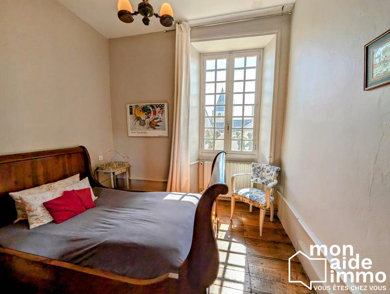 Maison - 176 m² - 8 pièces