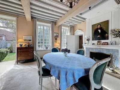 Maison - 259 m² - 6 pièces