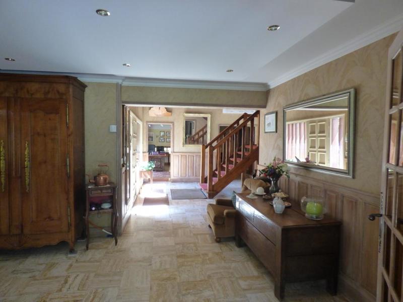 Maison - 330 m² - 8 pièces