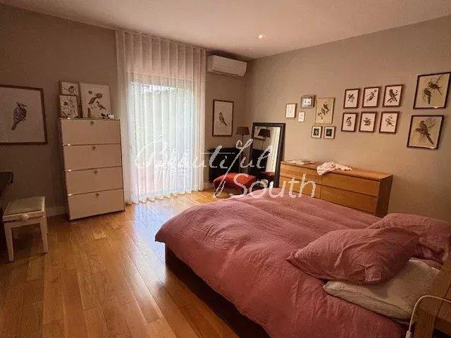 Maison de ville - 255 m² - 6 pièces