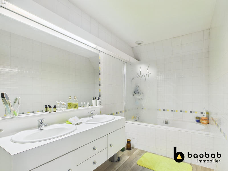 Appartement - 172 m² - 5 pièces