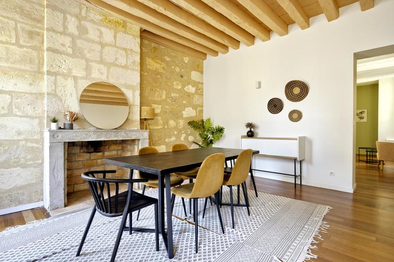 Appartement ancien - 102 m² - 4 pièces