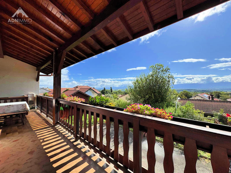 Maison - 210 m² - 7 pièces