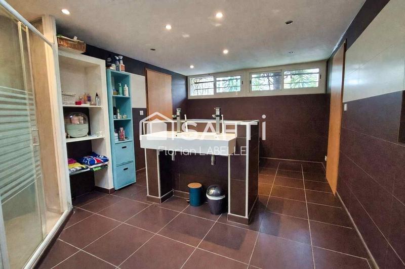 Maison - 320 m² - 6 pièces