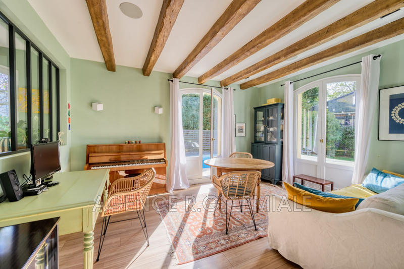 Maison - 226 m² - 8 pièces