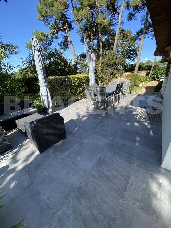 Propriété - 203 m² - 7 pièces