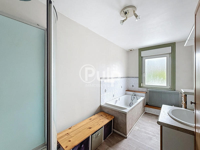 Maison - 241 m² - 12 pièces