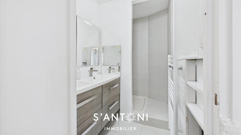 Appartement haussmannien - 91 m² - 2 pièces