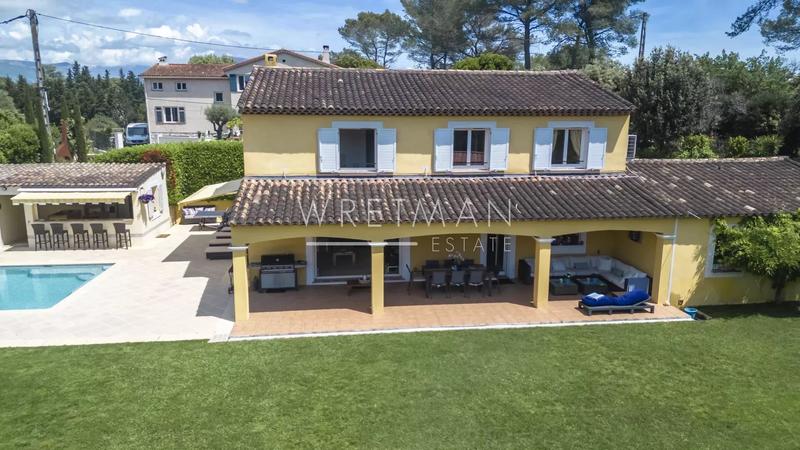 Maison - 185 m² - 7 pièces