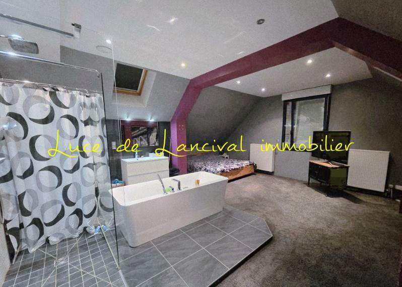 Maison - 202 m² - 7 pièces