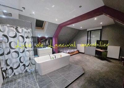 Maison - 202 m² - 7 pièces