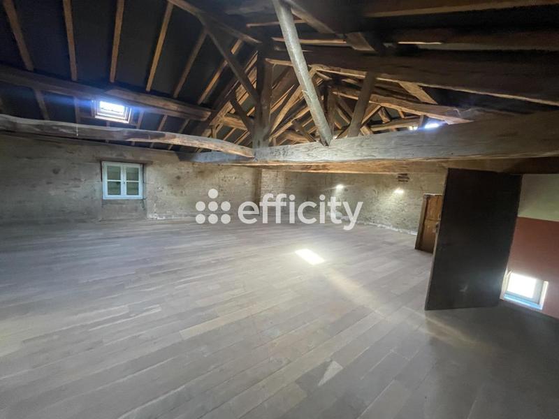 Demeure - 243 m² - 6 pièces