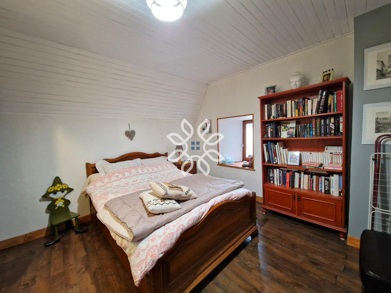 Maison - 236 m² - 9 pièces