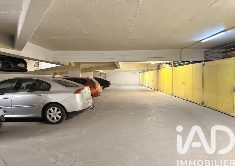 Parking - 300 m²