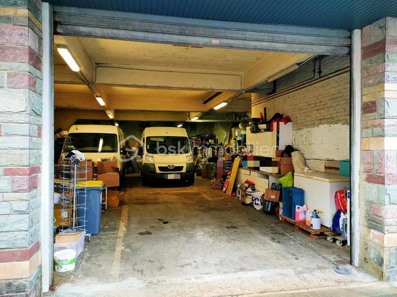 Maison - 371 m² - 7 pièces