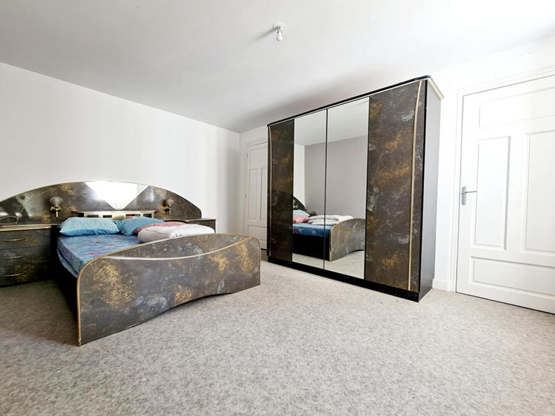 Maison - 180 m² - 7 pièces