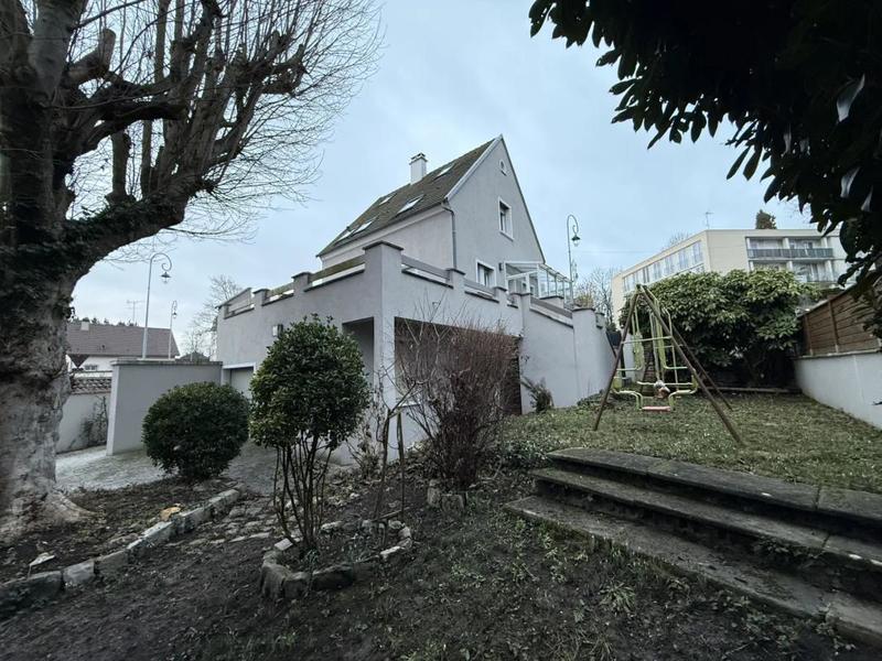 Maison - 152 m² - 7 pièces