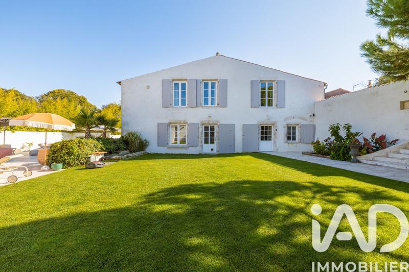 Maison - 300 m² - 10 pièces