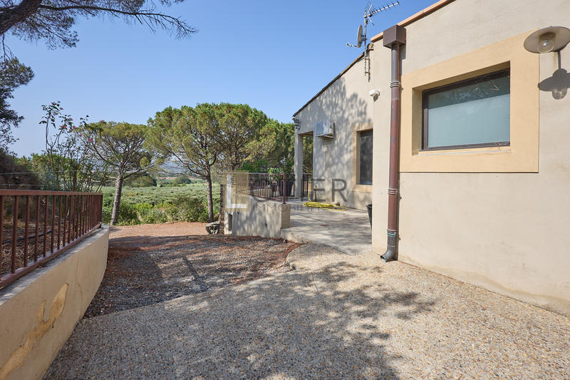 Villa - 320 m² - 8 pièces