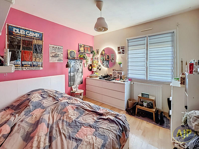 Maison - 99 m² - 5 pièces