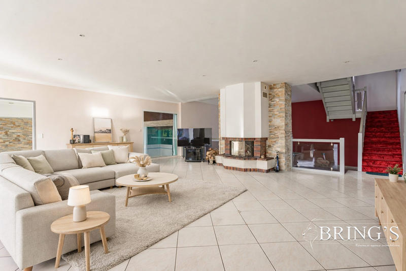 Maison - 515 m² - 9 pièces