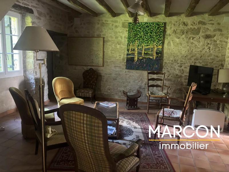 Propriété - 212 m² - 9 pièces