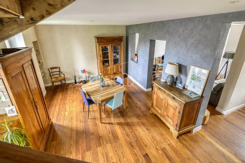 Maison - 189 m² - 9 pièces