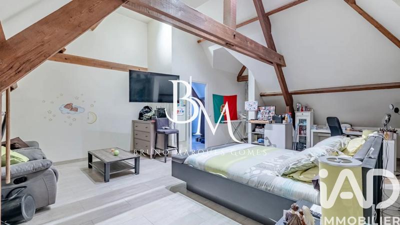 Maison - 230 m² - 7 pièces