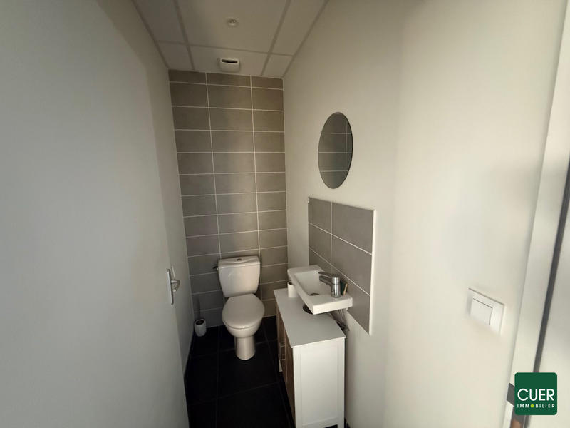 Local commercial - 257 m² - 2 pièces