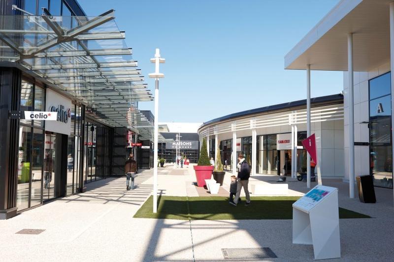 Local commercial - 1 494 m²