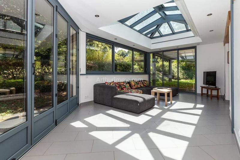 Maison - 164 m² - 12 pièces