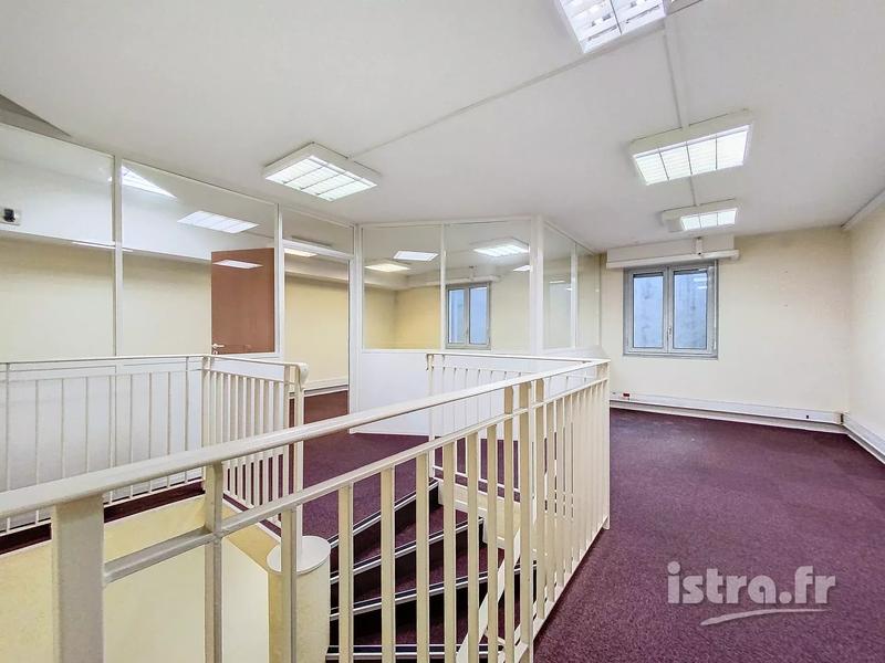 Local d'activités - 208 m² - 6 pièces