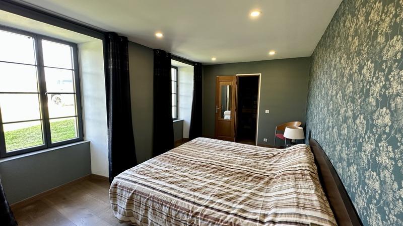 Maison - 235 m² - 6 pièces