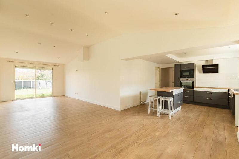 Maison - 210 m² - 7 pièces