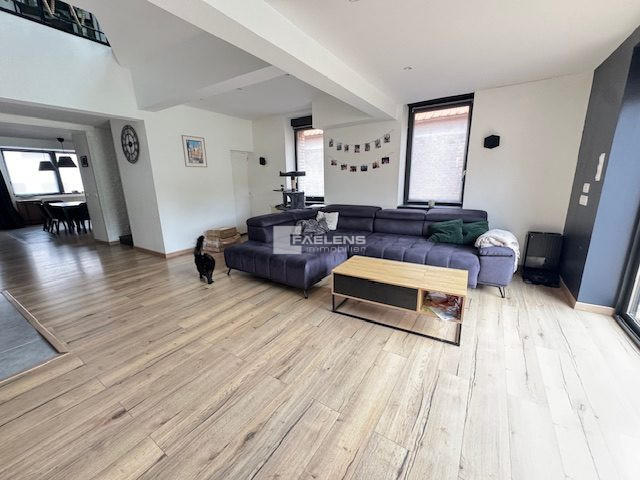 Maison traditionnelle - 166 m² - 5 pièces