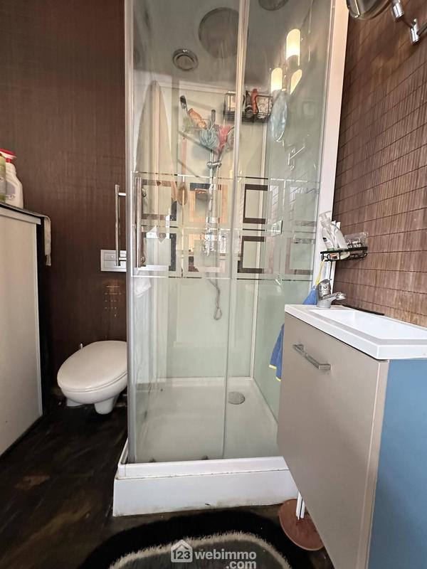 Maison - 196 m² - 8 pièces