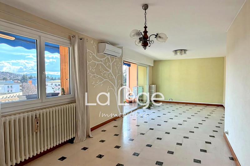 Appartement - 72 m² - 3 pièces