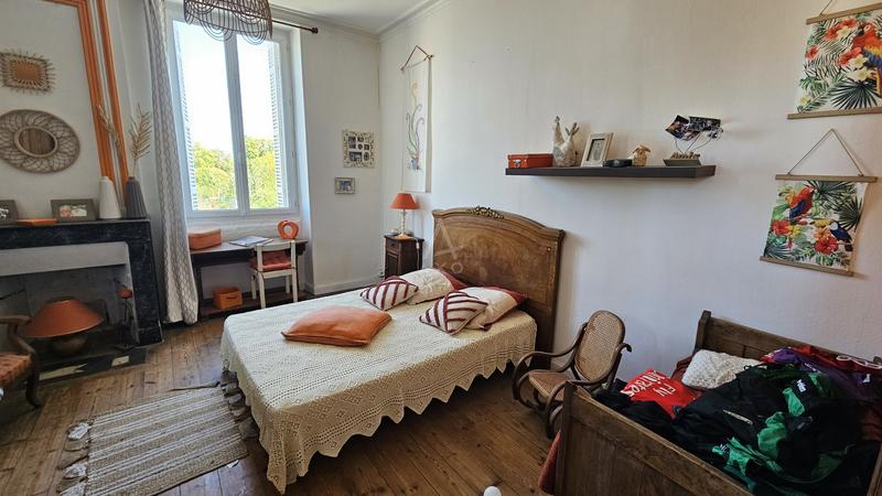 Maison - 530 m² - 15 pièces