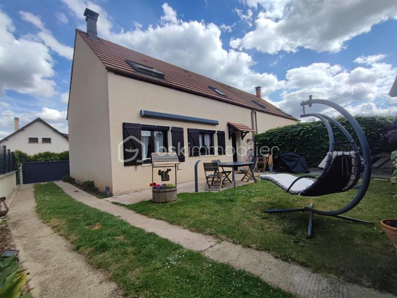 Maison - 140 m² - 5 pièces