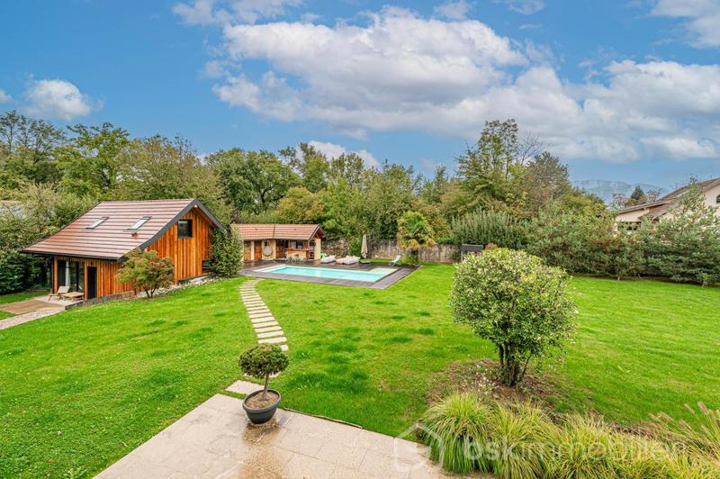 Maison de maîtres - 373 m² - 8 pièces