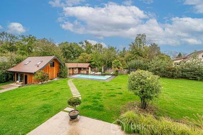 Maison de maîtres - 373 m² - 8 pièces