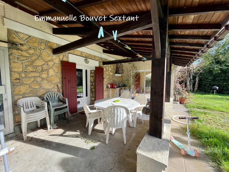 Maison - 209 m² - 9 pièces