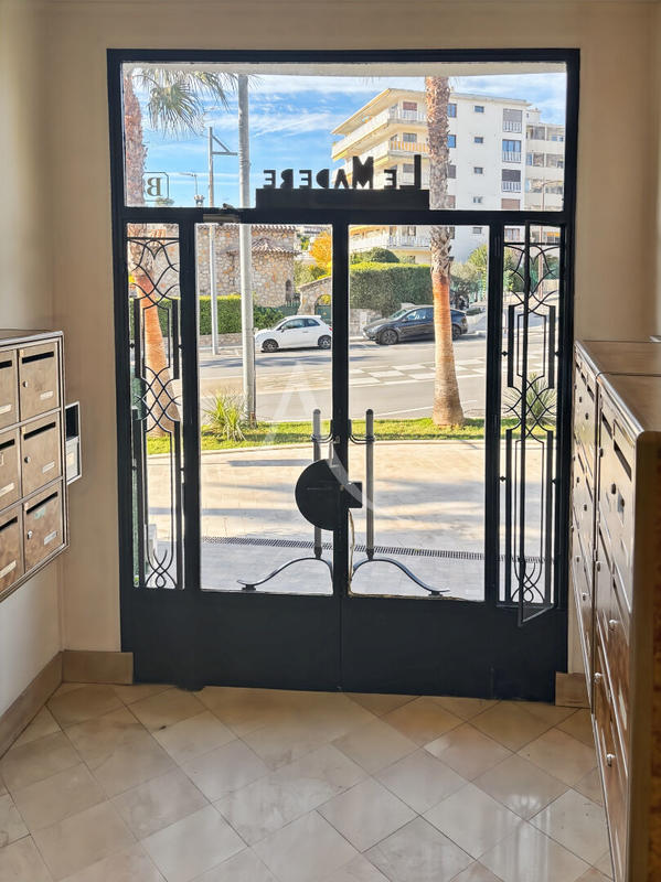 Appartement - 81 m² - 3 pièces