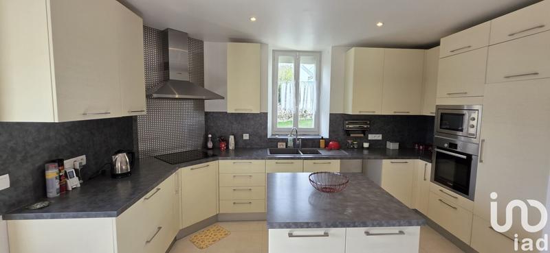 Maison - 245 m² - 6 pièces