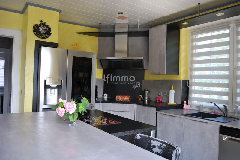 Maison - 195 m² - 6 pièces