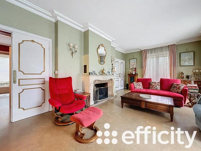 Maison - 221 m² - 5 pièces