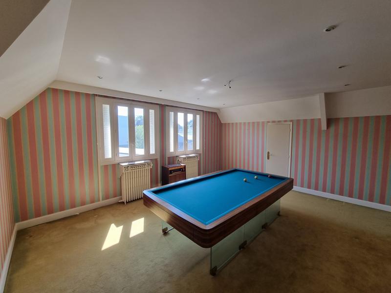 Maison - 331 m² - 7 pièces