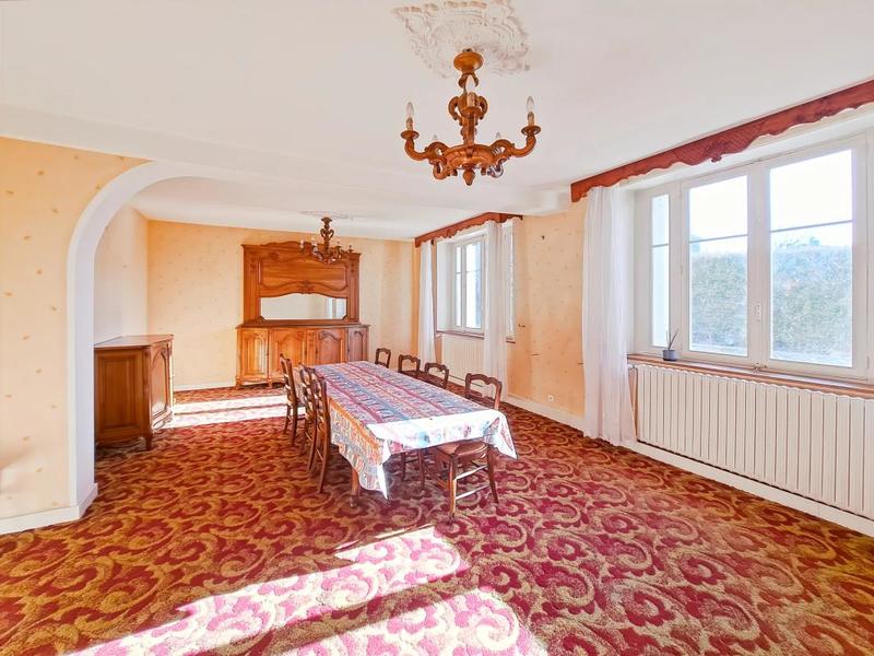 Maison - 200 m² - 8 pièces