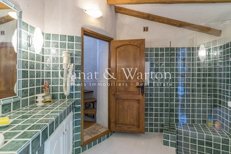 Villa - 240 m² - 7 pièces